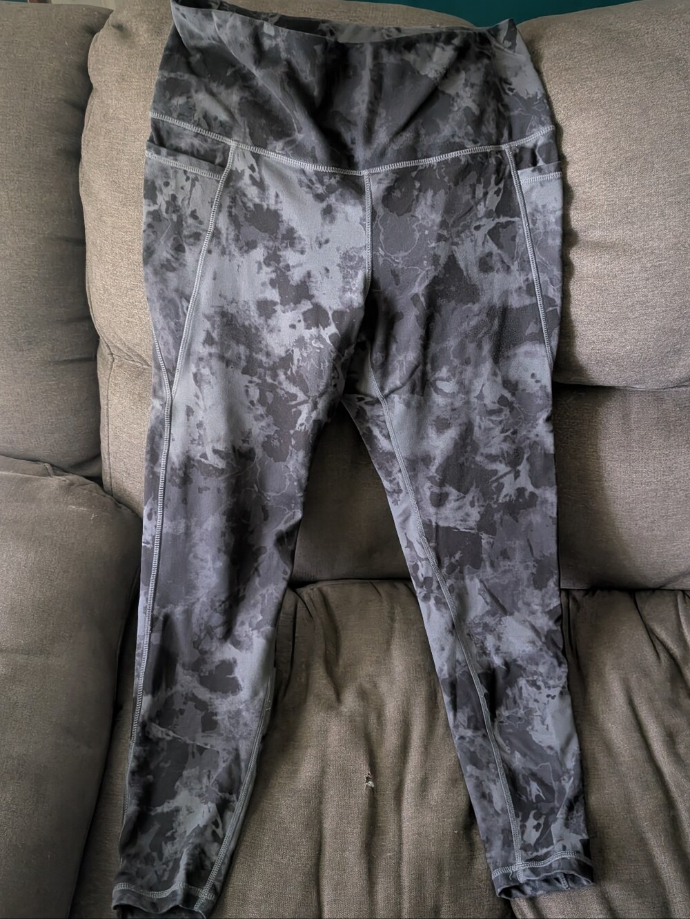 Danskin Black & Gray Tie-Dye Active Leggings